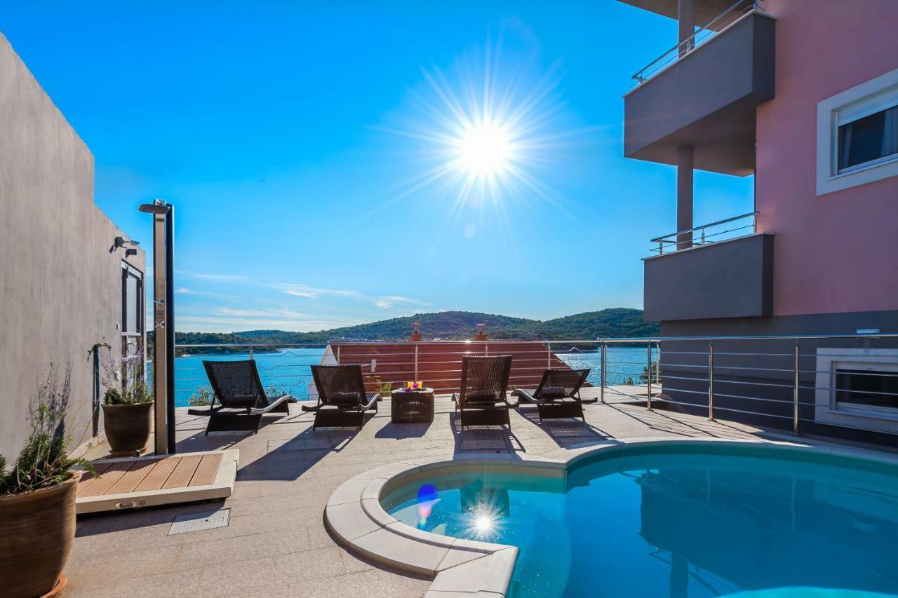 Villa Mirta Tisno Eksteriør bilde
