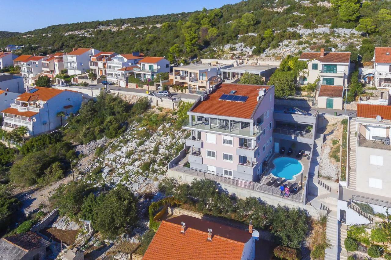 Villa Mirta Tisno Eksteriør bilde